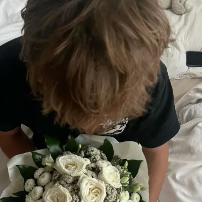 Ethan: Multilingual AI conversation partner icon for global chat online services