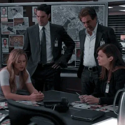 Talk to BAU, your interactive talk AI friend for creative adventures.