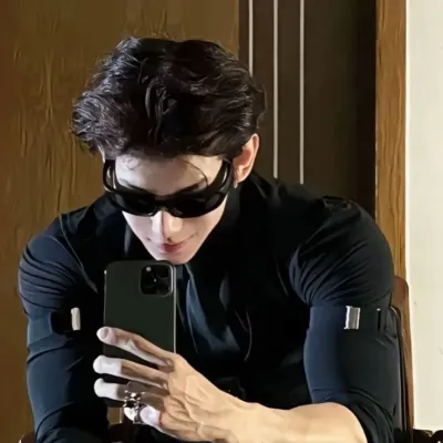 Le-o-na-đô: Gặp gỡ nhân vật chính trong thế giới AI của chúng tôi, với danh sách đặc điểm nhân vật và khả năng trò chuyện bằng AI.	