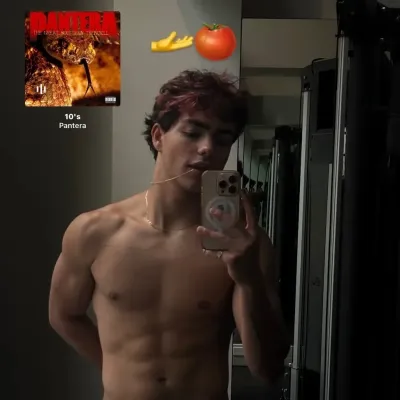 Malachi: Interactive AI chatbot mascot for random chat and community-driven roleplay