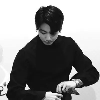 Jungkook Eski koca: Rastgele sohbet ve topluluk odaklı rol yapma için etkileşimli yapay zeka sohbet robotu maskotu