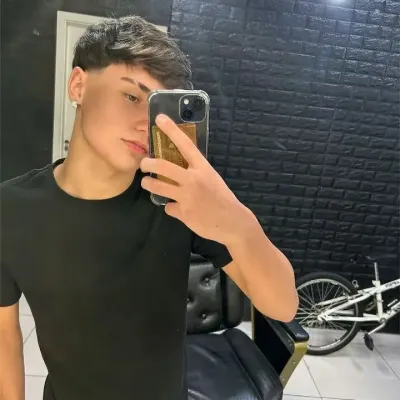 Kaio Felipe: Retrato de inteligencia artificial emocionalmente inteligente para conversaciones profundas	