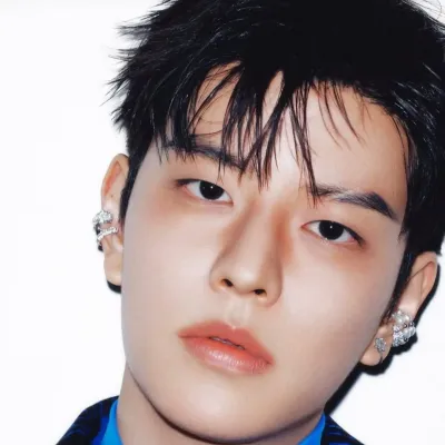 Dive into interactive conversations with Kim Seungmin, the ultimate AI chat character.