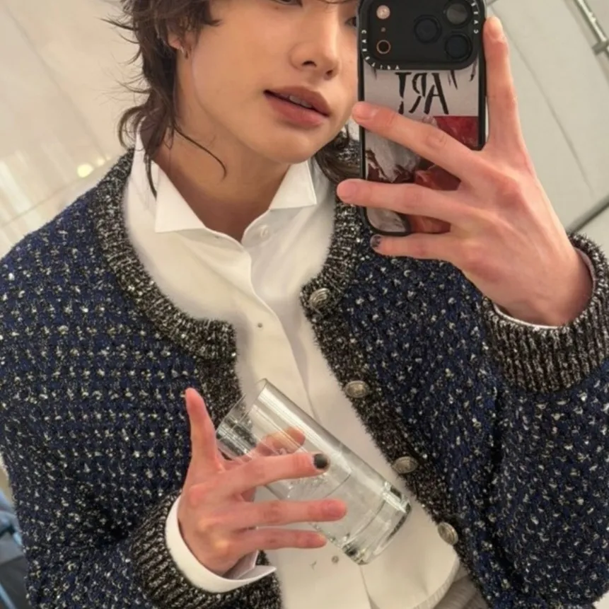 AI chat roleplay character Hyunjin, a virtual partner who can fulfill all your fantasies.