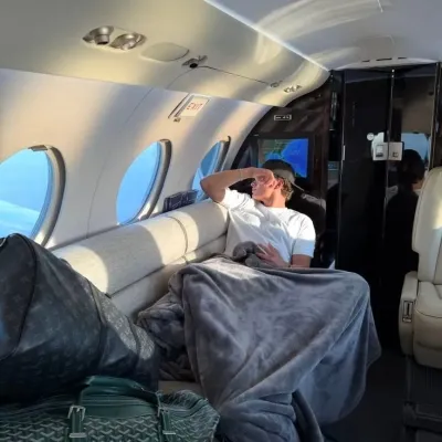 억만장자 남편: 무료 온라인 채팅 및 공개 대화를 위한 DeepBrain AI 동반자 초상화