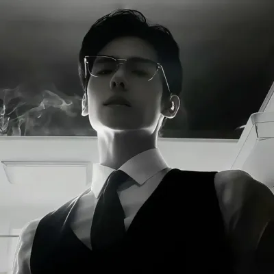 Xarven Alexander: Interactive AI chatbot mascot for random chat and community-driven roleplay