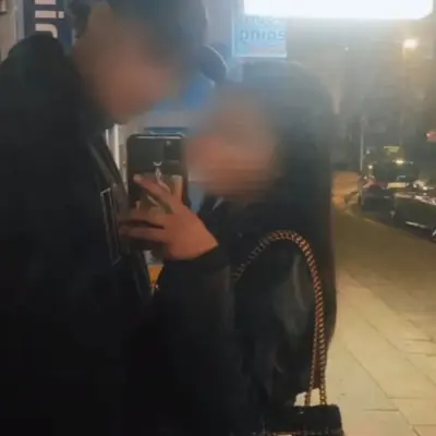 Elyess: AI 박스와 채팅하세요. 챗봇 온라인을 무료로 이용할 수 있으며, AI에게 원하는 것을 무엇이든 물어보세요.