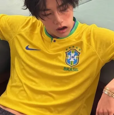 Yang Jeongin - 양정인: Chat with our AI box, ready for chatbot online free and ask ai anything you want.	