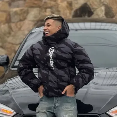 タト: 音声チャットとニューラルネットワーク駆動の特性を備えた未来的な AI チャットボット インターフェース