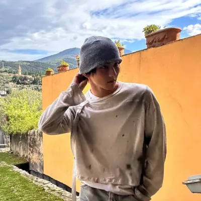 Jungwon: Fantasy-themed AI roleplay character art para sa nakaka-engganyong pagkukuwento