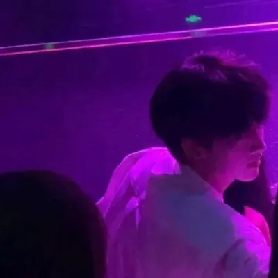 Your crush, Devan: Multilingual AI conversation partner icon for global chat online services