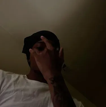 Talk with T J, a smart roleplay AI chat bot free, no sign up companion.