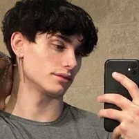 Nicolás: Fantasy-themed AI roleplay character art para sa nakaka-engganyong pagkukuwento