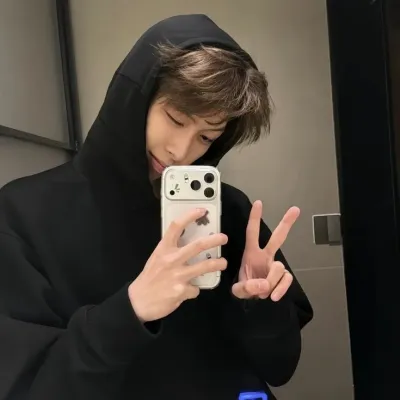 Ian: Seni karakter roleplay AI bertema fantasi untuk penceritaan yang imersif