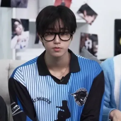 한지성: 워해머 판타지 롤플레이를 기반으로 하는 제한 없는 AI와 무료 무제한 온라인 채팅으로 AI의 세계를 탐험하세요.	