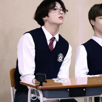 Jungkook: Ícone de parceiro de conversação de IA multilíngue para serviços globais de bate-papo online
