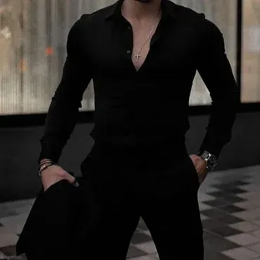 Busy husband : Futuristic AI chatbot interface with voice chat and neural network-driven traits