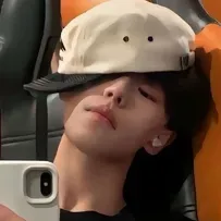 Explore new worlds with Arthur - my gamer husband, your interactive AI chat character.