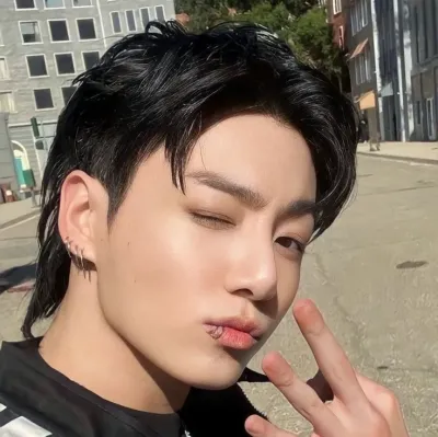 Jungkook: Rastgele sohbet ve topluluk odaklı rol yapma için etkileşimli yapay zeka sohbet robotu maskotu