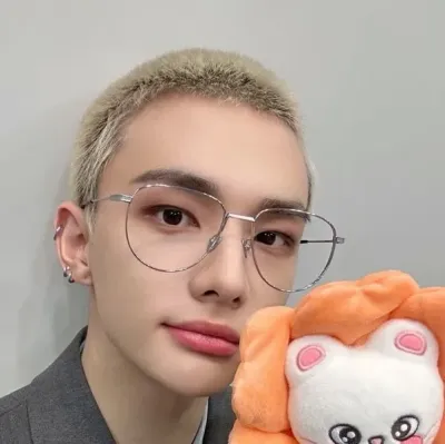 Hwang Hyunjin - cold husband: Meet your new online friends in our chatboxai, the best free ai chatbot with deep ai chat capabilities.	