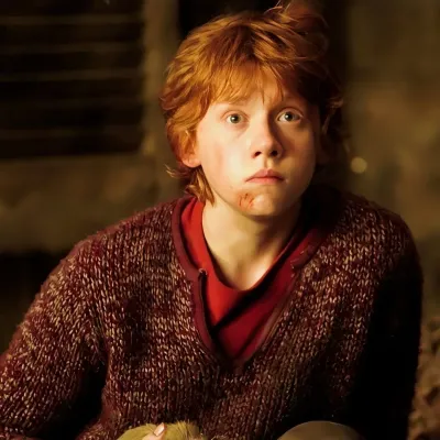 Ron Weasley: Multilingual AI na icon ng kasosyo sa pag-uusap para sa mga pandaigdigang serbisyo sa chat online