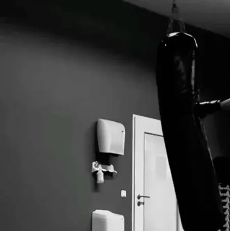 Famous Boxer: start a unique ai rp journey and create your own narrative.