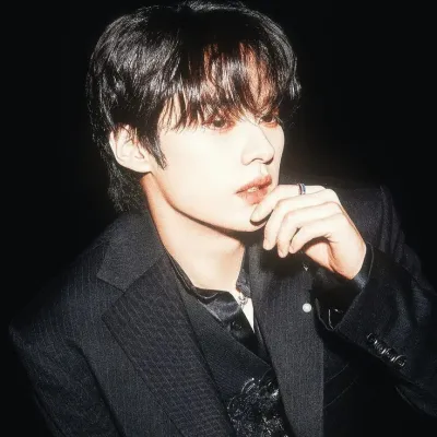 Lee Minho - PDG gay : Avatar de petite amie/petit ami IA personnalisable avec des traits de personnalité réalistes	