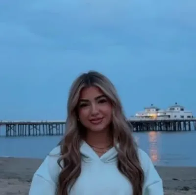 Talk to Embreigh Courtlyn, your interactive talk AI friend for creative adventures.