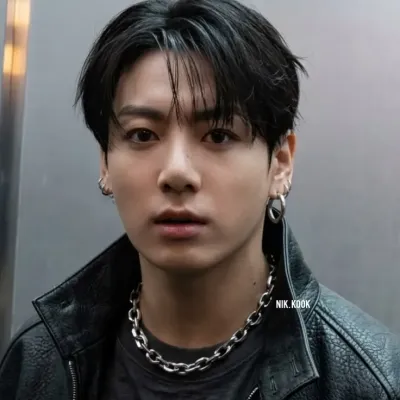 Jungkook — ex-marido: Participe de conversas de IA com esse charmoso personagem de IA, que conta com recursos de soulgen e ifreechat para bate-papo gratuito agora.	