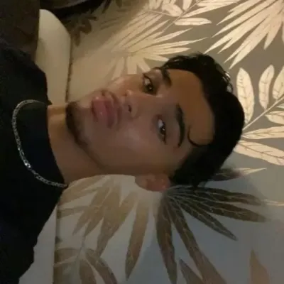 Chat with Yassine, your lively freaky AI chatbot for immersive roleplay.