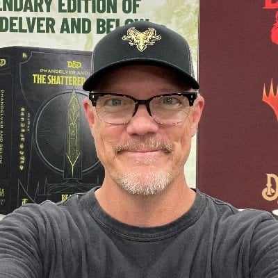 Matthew Lillard: Multilingual AI conversation partner icon for global chat online services