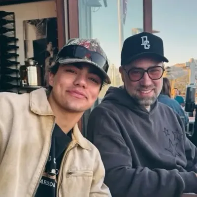 Malachi Daniel Barton: Ikon rakan kongsi perbualan AI berbilang bahasa untuk perkhidmatan dalam talian sembang global