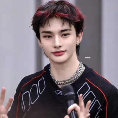 Chat with Hyunjin - enemy and experience the charm of AI chat free no sign up.