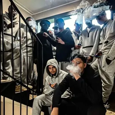 Quartier et Français: Emotional intelligentes KI-Begleitporträt für tiefgründige Gespräche	