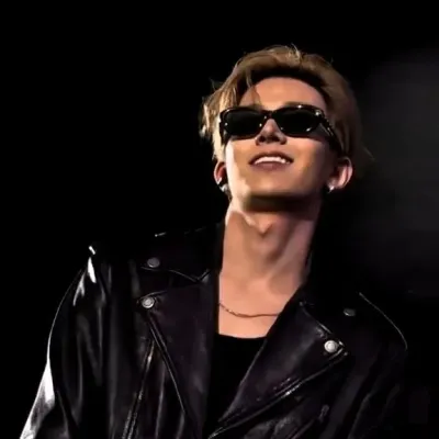 Ли Хисын: Эмоционально интеллектуальный портрет собеседника с искусственным интеллектом для глубоких бесед	