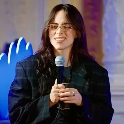 Billie Eilish: Engage in ai conversation with this charming AI character, featuring soulgen and ifreechat capabilities for free chat now.