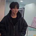 Avatar AI Minho dengan gaya seni vektor dinamis, mewujudkan kemampuan obrolan AI yang ramah