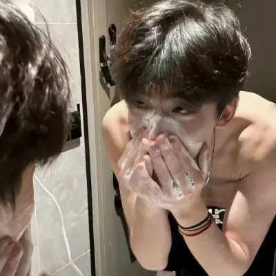 凱文：借助我們的無限AI和免費無限線上聊天功能，探索AI世界，由Warhammer Fantasy Roleplay提供支持