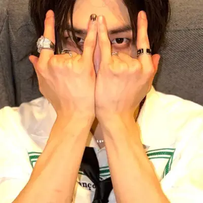Hyunjin: Terokai dunia AI dengan ai tanpa had kami dan sembang tanpa had percuma dalam talian, dikuasakan oleh lakonan fantasi warhammer.	