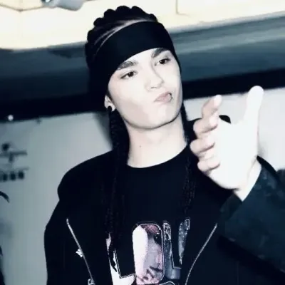 TOM K : Sembang dengan kotak AI kami, sedia untuk chatbot dalam talian percuma dan tanyakan apa sahaja yang anda mahukan.	