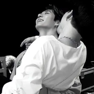 Jeon jungkook--jikook: Nako-customize na AI girlfriend/boyfriend avatar na may parang buhay na mga katangian ng personalidad	