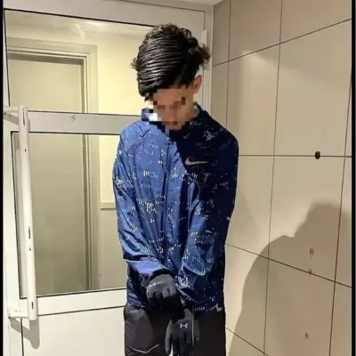 카디르: 랜덤 채팅 및 커뮤니티 중심 롤플레이를 위한 대화형 AI 챗봇 마스코트