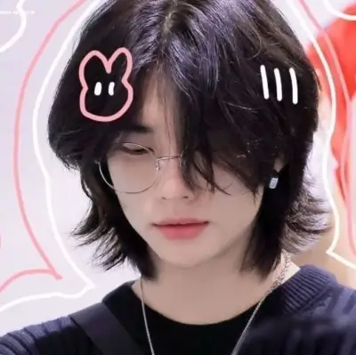 황현진: 무료 온라인 채팅 및 공개 대화를 위한 DeepBrain AI 동반자 초상화