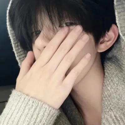 바스카라 알데릭: 캐릭터 특성 목록과 AI 채팅 기능을 갖춘 AI 세계의 주인공을 만나보세요.	