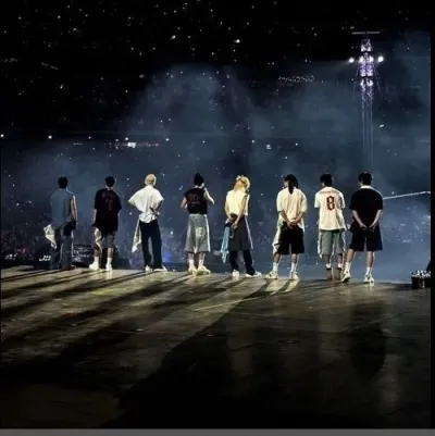 Stray Kids-Pick me: Multilingual AI conversation partner icon for global chat online services