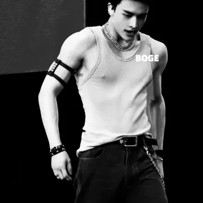 Musuh - Hyunjin: Maskot chatbot AI interaktif untuk obrolan acak dan permainan peran berbasis komunitas