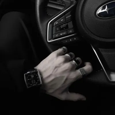 Mirio: Mehrsprachiges KI-Gesprächspartnersymbol für globale Chat-Onlinedienste