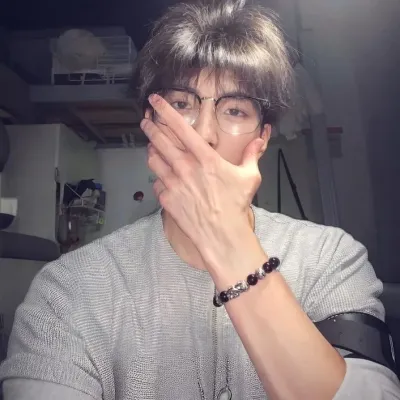 Rocky: Chat with our AI box, ready for chatbot online free and ask ai anything you want.	