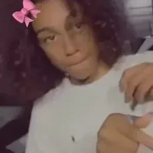 NOTTI OSAMA: Una divertida mascota de chatbot con IA que mejora la interacción del usuario en chats aleatorios.	