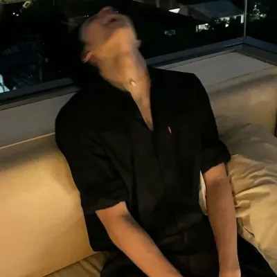 Gio: Futuristic AI chatbot interface with voice chat and neural network-driven traits